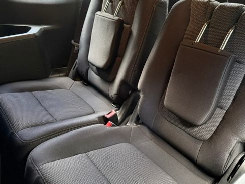 Used 2018 Ford Explorer XLT w/ Equipment Group 201A FWD image 22