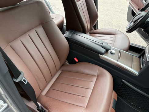 Used 2014 Mercedes-Benz E 350 4MATIC Sedan image 20