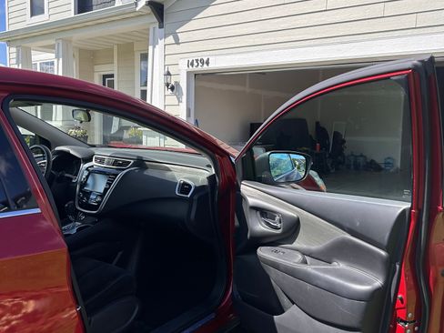 Used 2017 Nissan Murano S w/ Navigation Package image 9