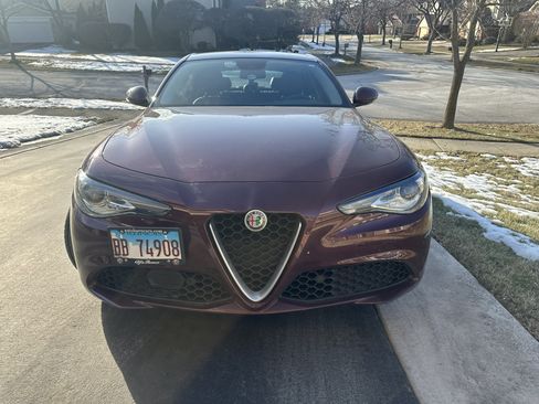 Used 2017 Alfa Romeo Giulia Ti image 2