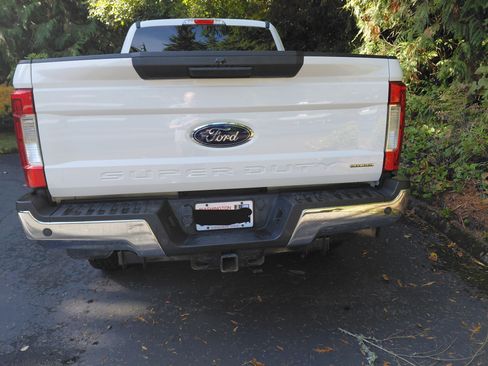 Used 2019 Ford F250 XLT w/ XLT Value Package image 6