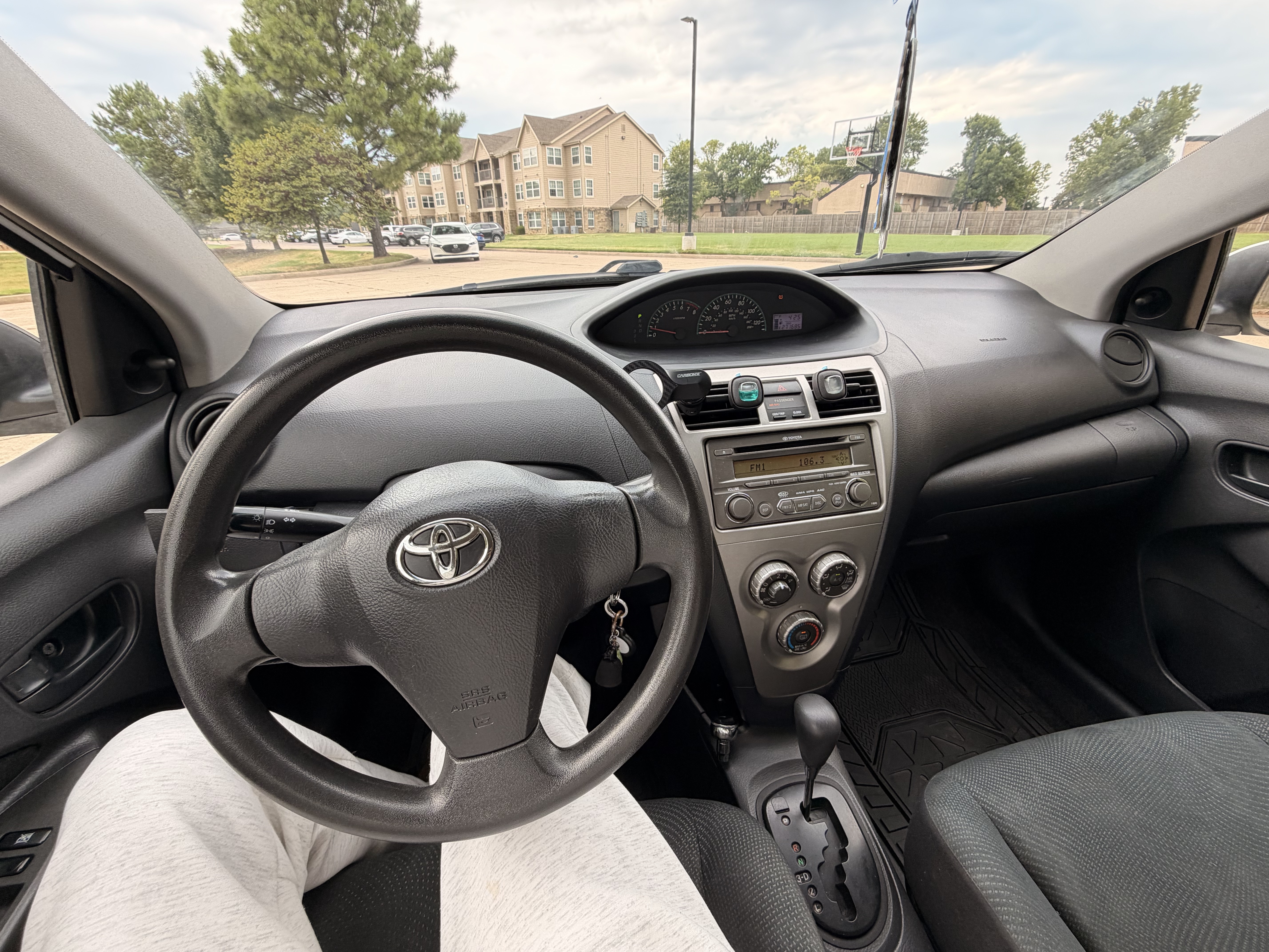 Used 2012 Toyota Yaris Sedan FWD image 9