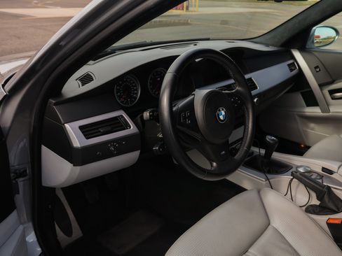 Used 2007 BMW M5 image 8