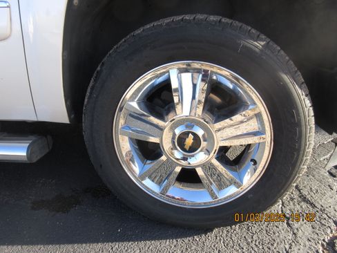 Used 2012 Chevrolet Silverado 1500 LTZ w/ LTZ White Diamond Edition image 8