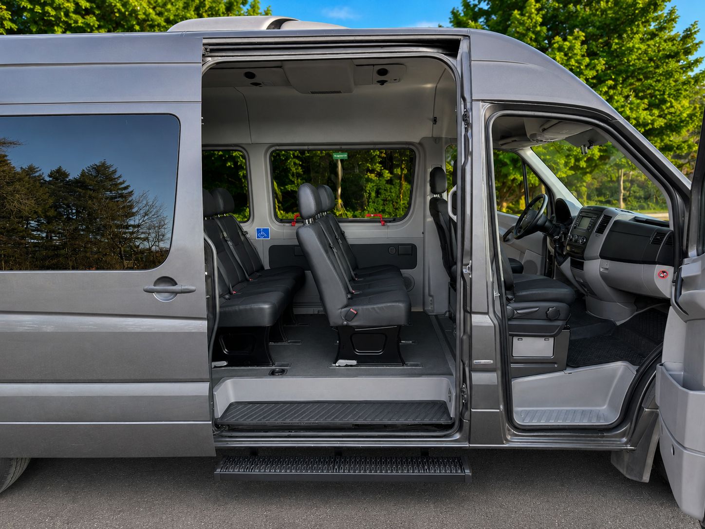 Used 2016 Mercedes-Benz Sprinter 2500 image 5