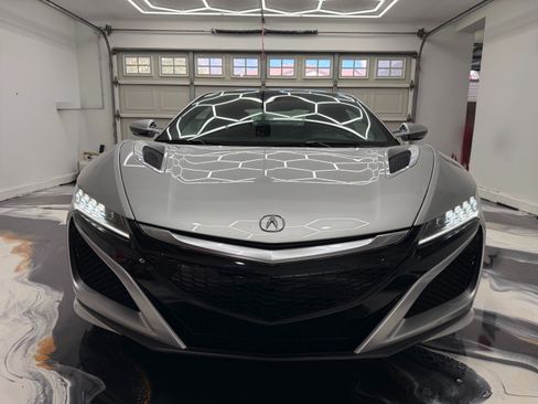 Used 2017 Acura NSX image 1