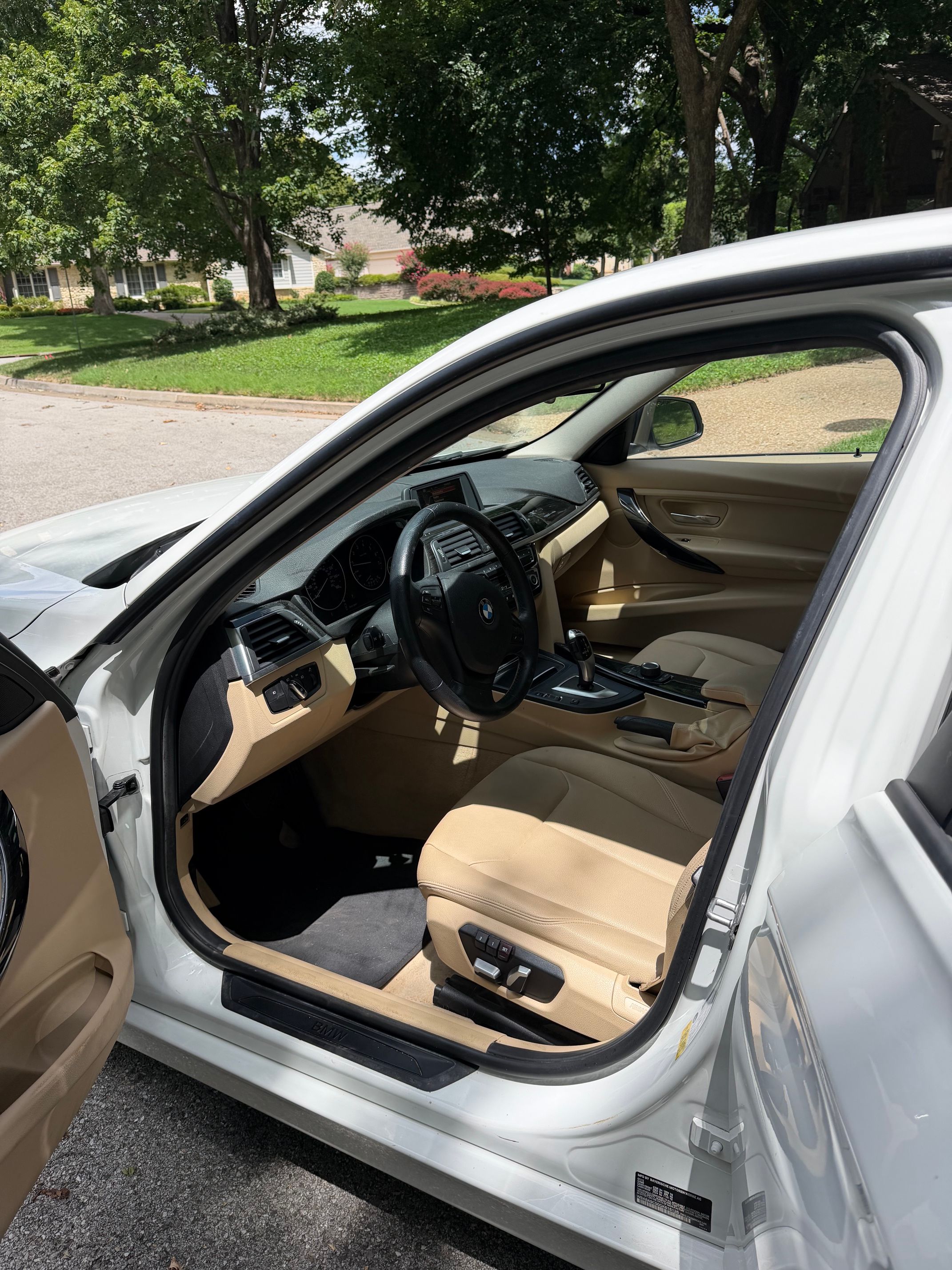 Used 2016 BMW 320i Sedan RWD image 17