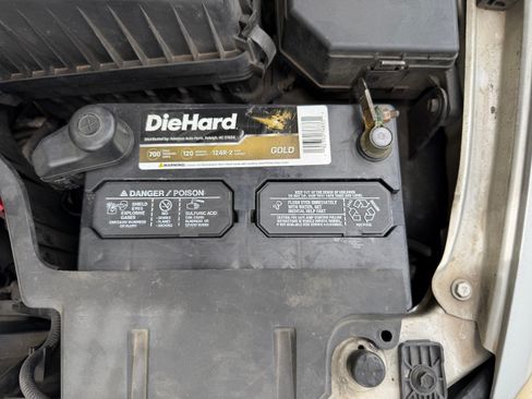 Used 2002 Hyundai Elantra GLS FWD image 26