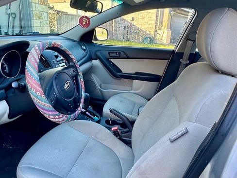 Used 2010 Kia Forte EX image 22