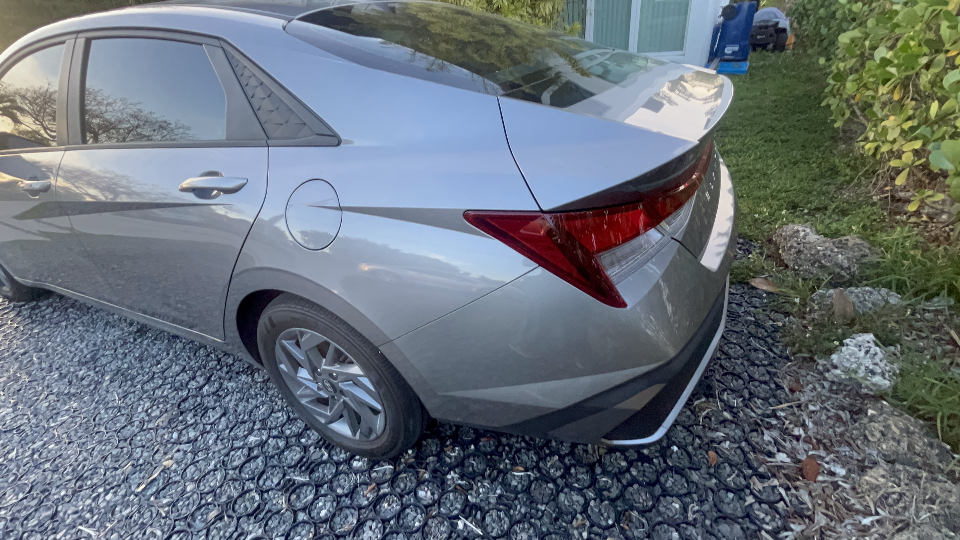 Used 2024 Hyundai Elantra SEL FWD image 11
