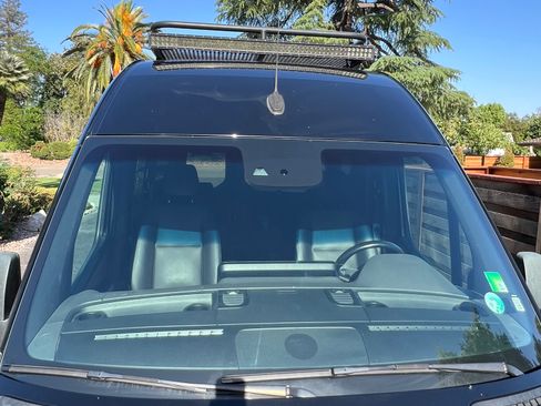 Used 2019 Mercedes-Benz Sprinter 2500 image 2