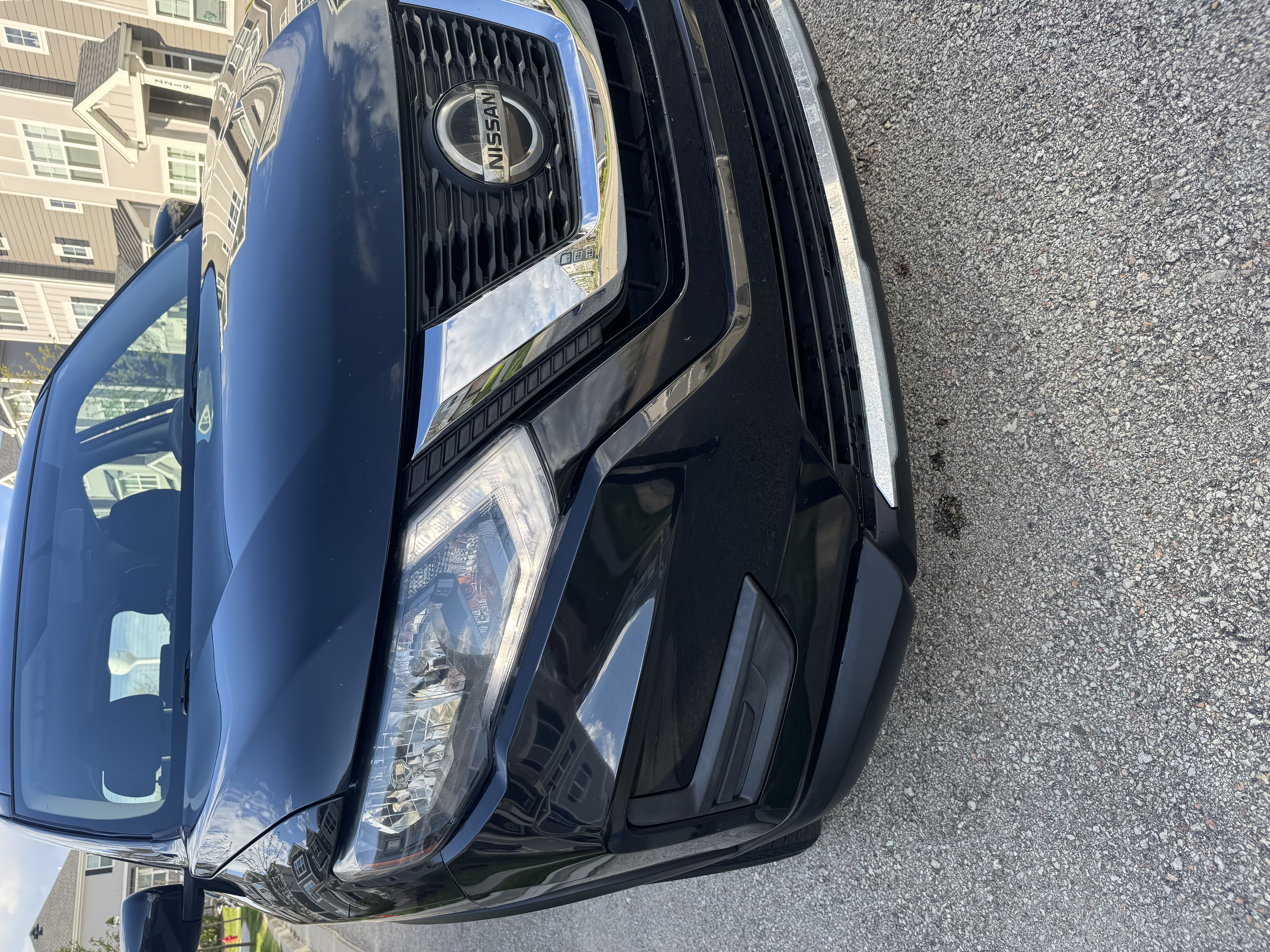 Used 2018 Nissan Rogue S AWD/4WD image 2
