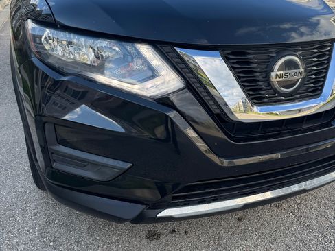 Used 2018 Nissan Rogue S AWD/4WD image 2