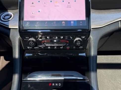 Used 2024 Jeep Grand Cherokee Limited w/ Luxury Tech Group II image 16