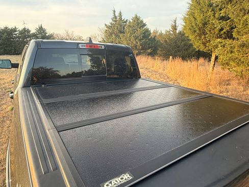 Used 2019 RAM 1500 Laramie image 16