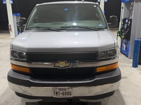 Used 2017 Chevrolet Express 3500 LT w/ LT Preferred Equipment Group image 1