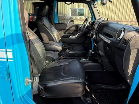 Used 2017 Jeep Wrangler Unlimited Sahara w/ Quick Order Package 24E Chief AWD/4WD image 22