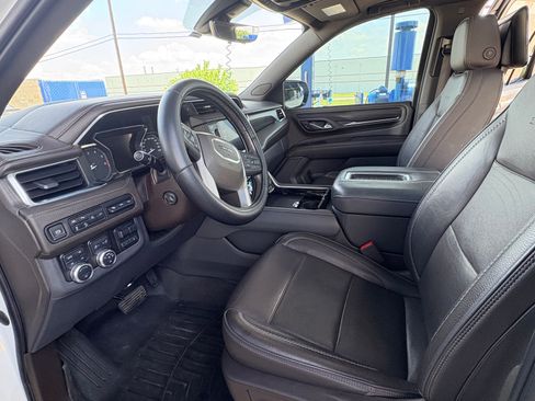 Used 2021 GMC Yukon Denali w/ Denali Ultimate Package AWD/4WD image 8