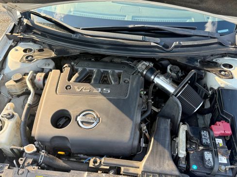 Used 2010 Nissan Altima 3.5 SR w/ Premium Pkg FWD image 14