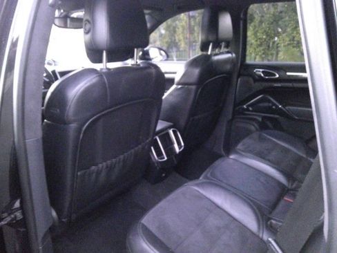 Used 2014 Porsche Cayenne GTS AWD/4WD image 11