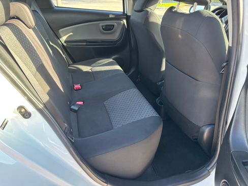 Used 2017 Toyota Yaris L image 25