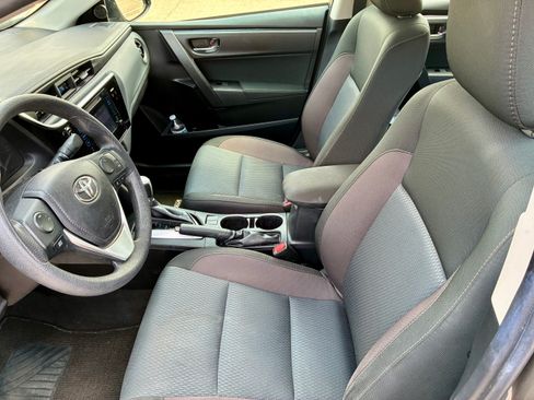 Used 2017 Toyota Corolla LE w/ Carpet Mat Package (TMS) FWD image 9