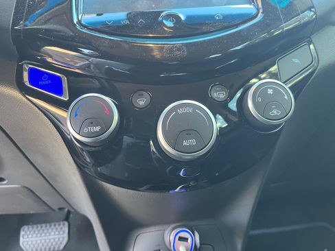 Used 2016 Chevrolet Spark LT image 26