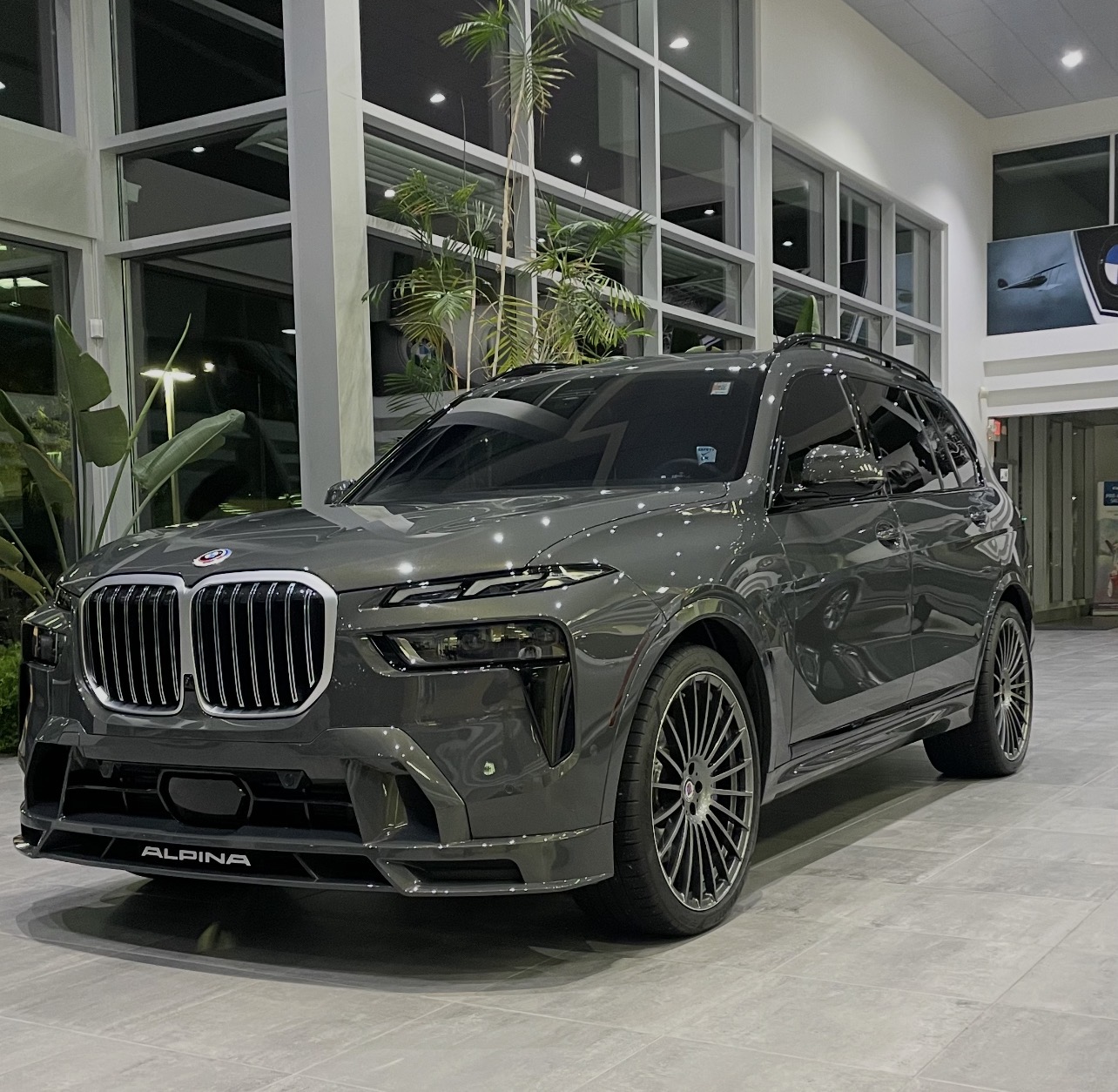 Used 2023 BMW ALPINA XB7 AWD/4WD image 13