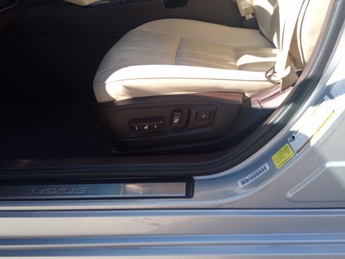 Used 2018 Lexus ES 350 w/ Luxury Package w/Wood Trim image 10