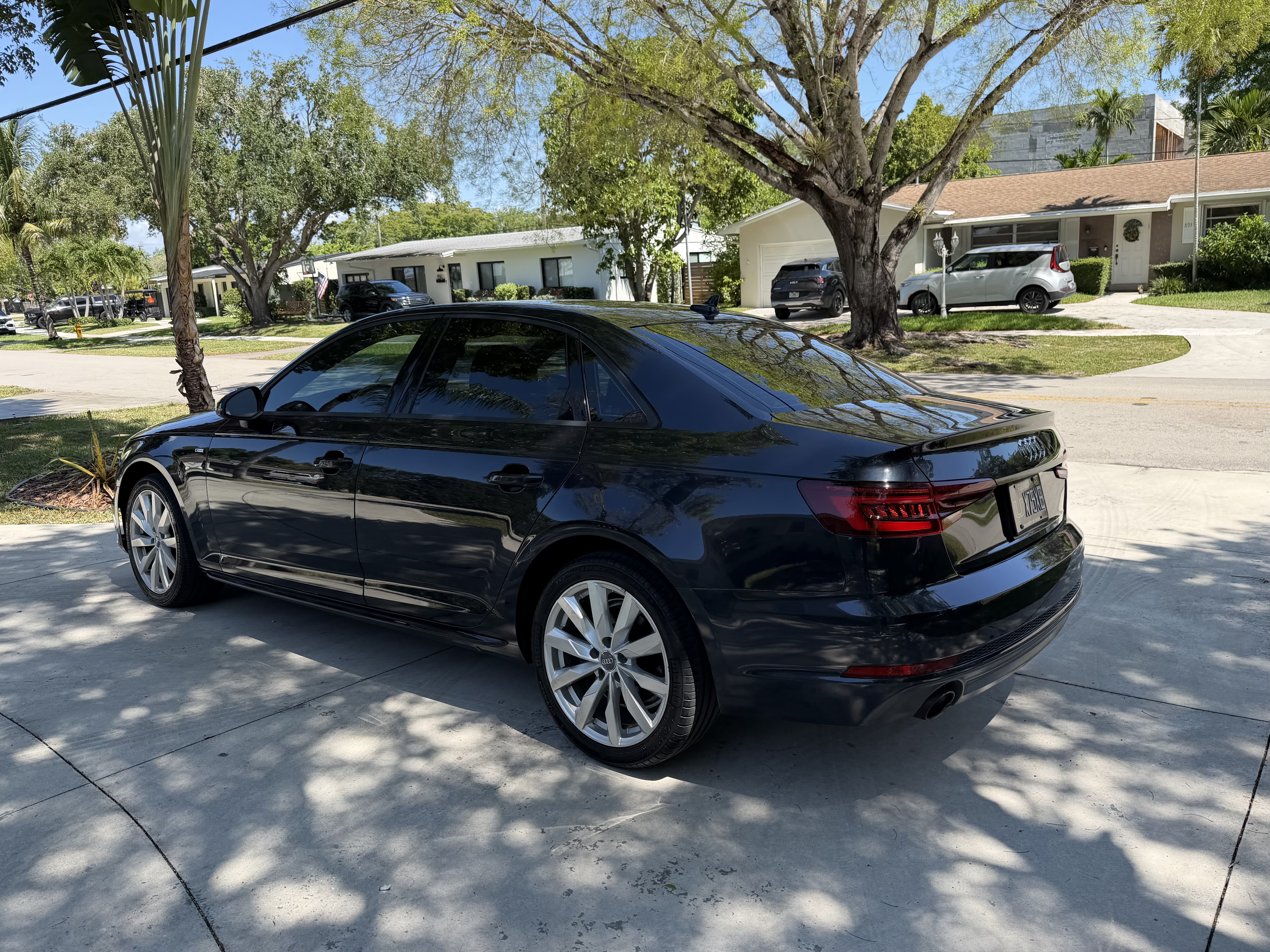 Used 2018 Audi A4 2.0T Ultra Premium w/ 18" Wheel Package FWD image 6