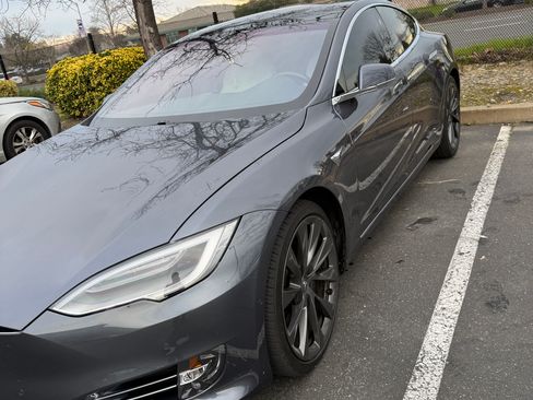 Used 2020 Tesla Model S Long Range Plus AWD/4WD image 2