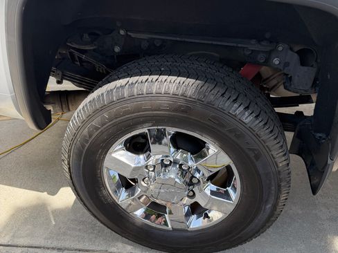 Used 2019 GMC Sierra 3500 Denali w/ Duramax Plus Package AWD/4WD image 18