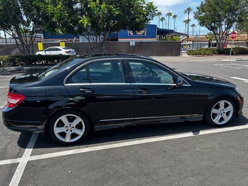 Used 2011 Mercedes-Benz C 300 Sedan image 2