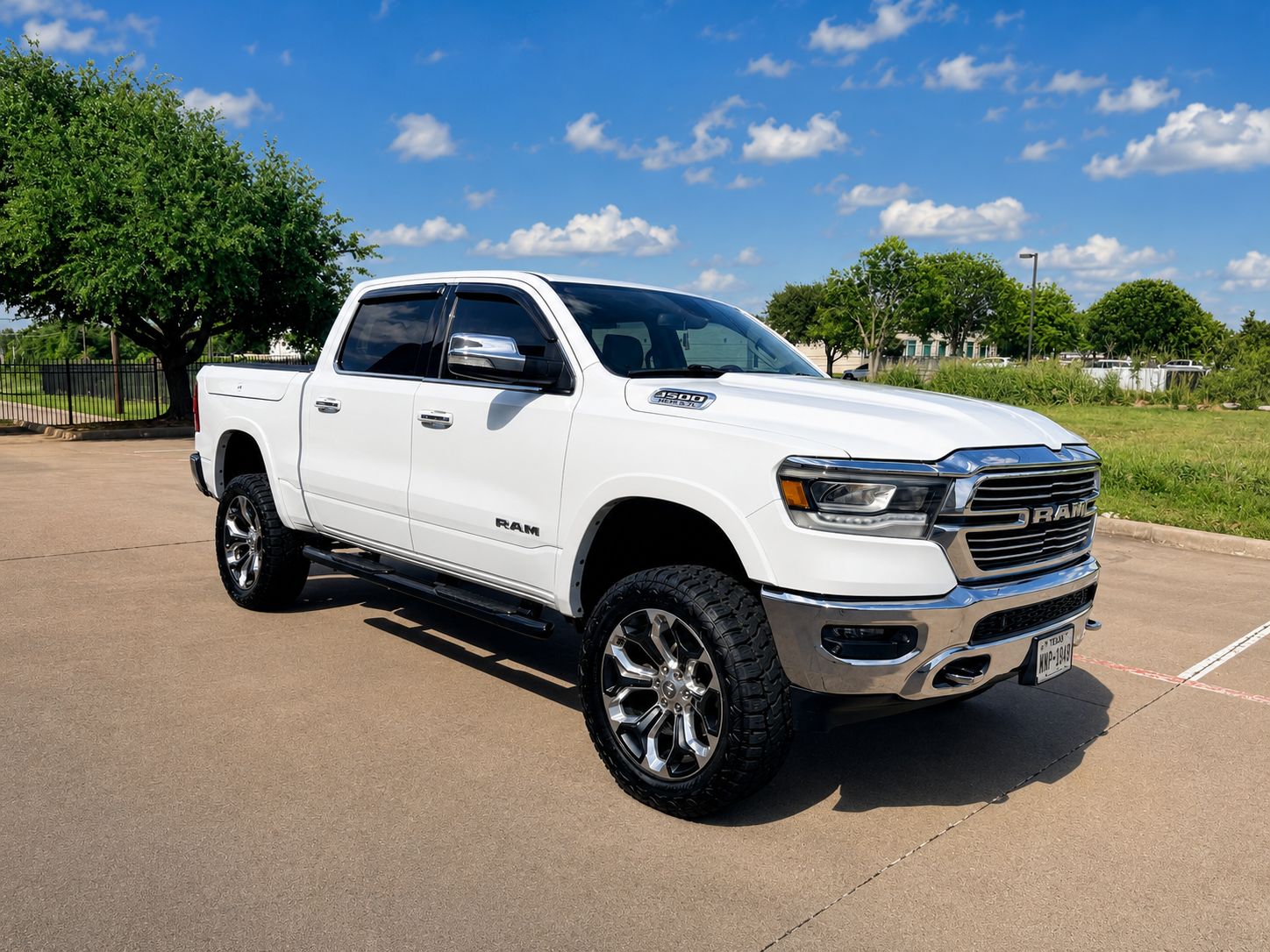 Used 2020 RAM 1500 Laramie RWD image 2
