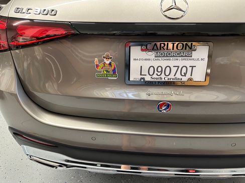Used 2023 Mercedes-Benz GLC 300 4MATIC image 2