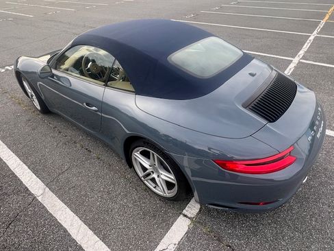 Used 2017 Porsche 911 Carrera 4 AWD/4WD image 5