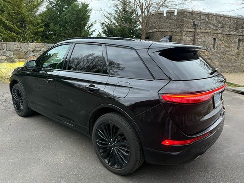 Used 2023 Lincoln Corsair Reserve w/ Equipment Group 201A image 8