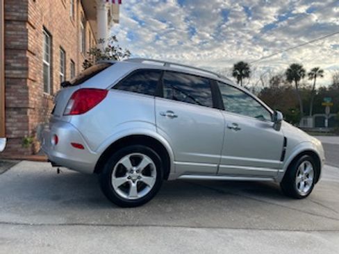 Used 2014 Chevrolet Captiva Sport LT w/ Convenience Package image 2