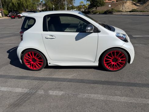 Used 2015 Scion iQ image 2