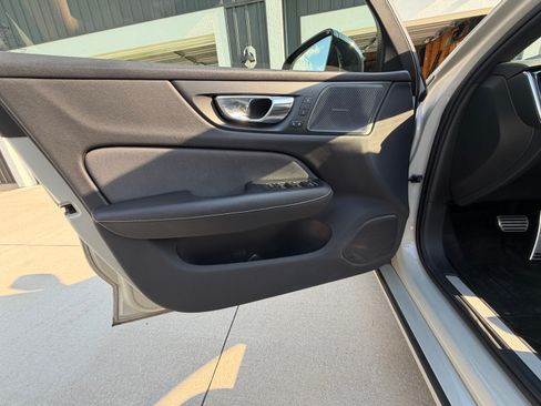 Used 2019 Volvo S60 T6 R-Design AWD/4WD image 11