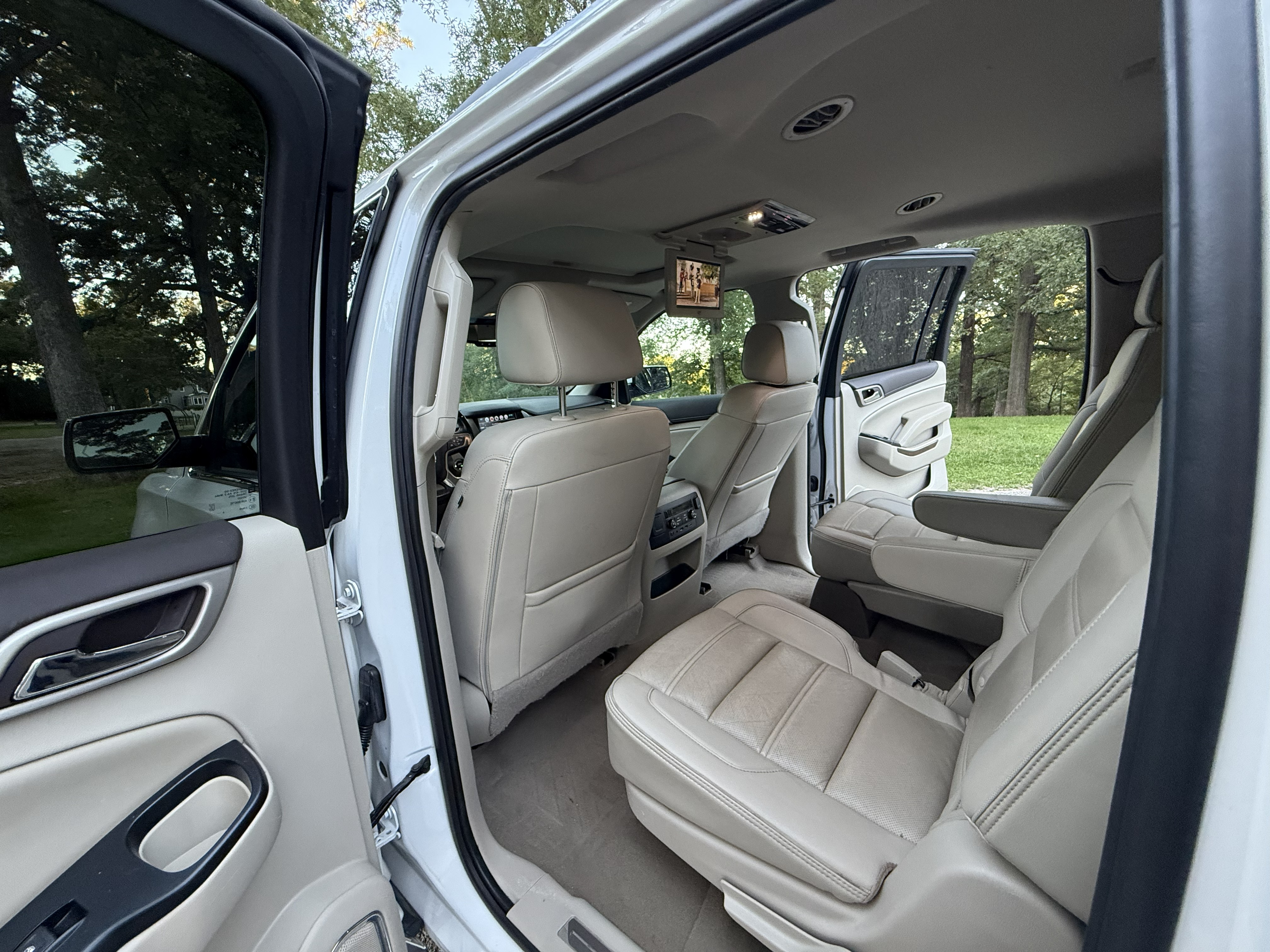 Used 2019 GMC Yukon XL Denali w/ Denali Ultimate Package AWD/4WD image 12