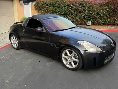 Used 2004 Nissan 350Z Touring image 4