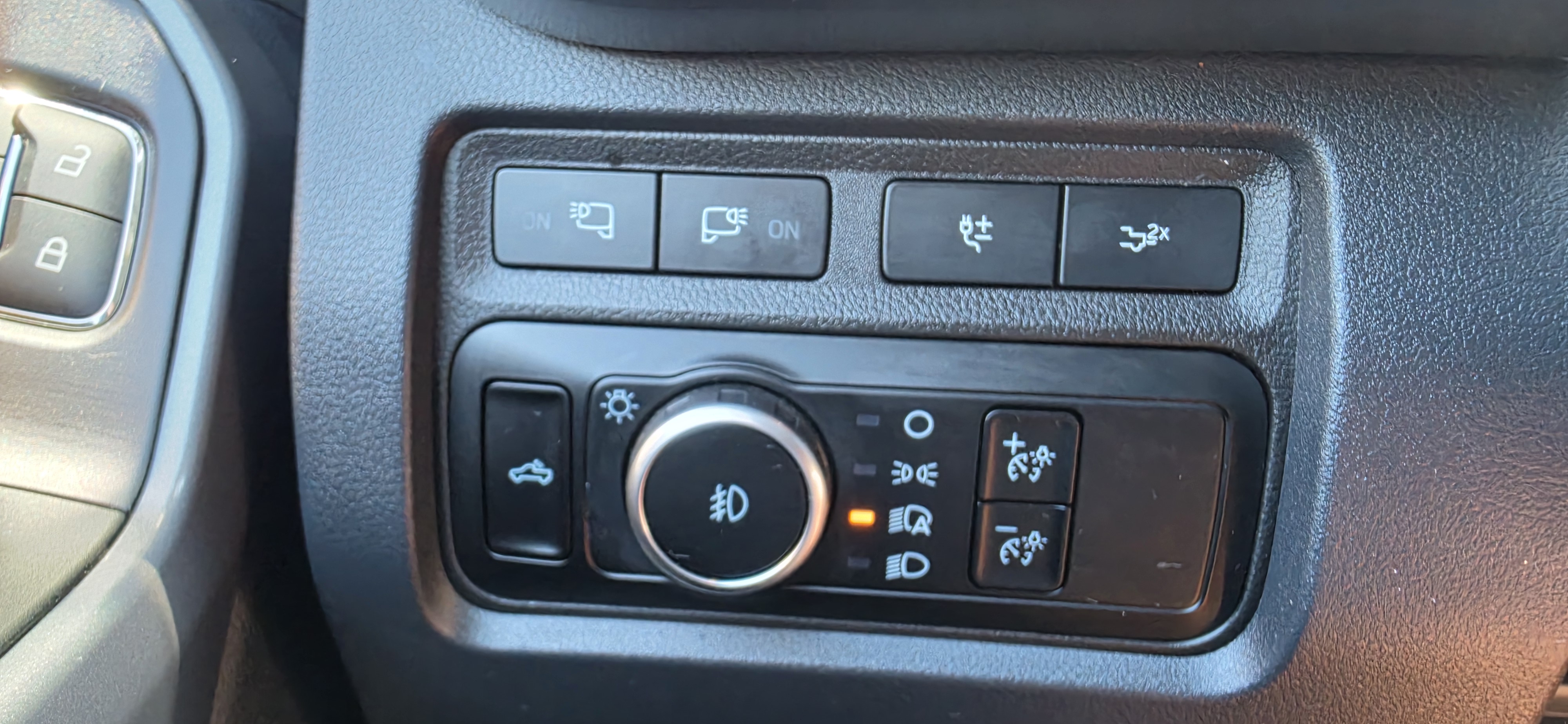 Used 2024 Ford F250 Lariat w/ Lariat Ultimate Package AWD/4WD image 19