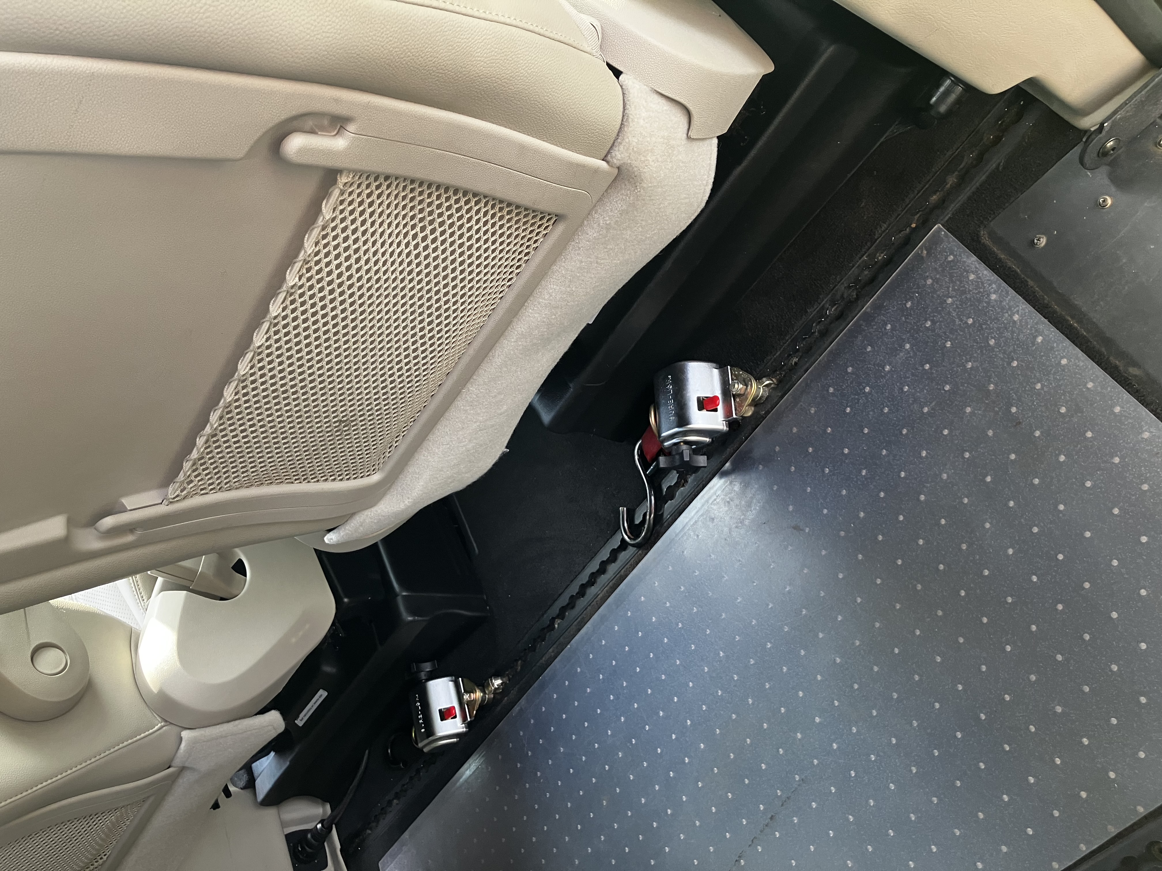 Used 2011 Chrysler Town & Country Touring-L w/ Trailer Tow Group FWD image 14