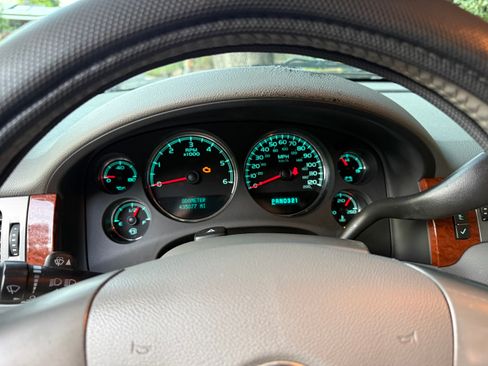 Used 2008 GMC Yukon XL SLT image 5