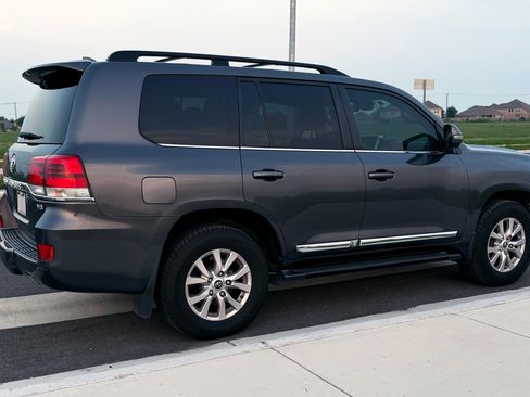 Used 2019 Toyota Land Cruiser AWD/4WD image 10
