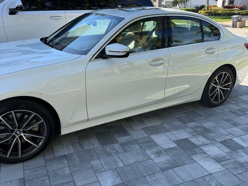 Used 2020 BMW 330i 330i Sedan 4D w/ Convenience Package image 4