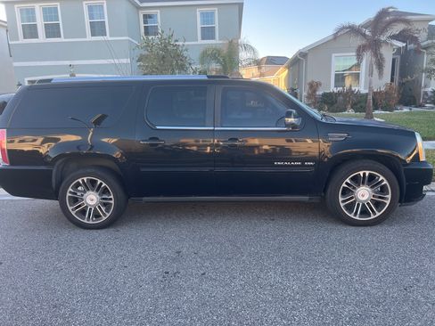 Used 2012 Cadillac Escalade ESV Premium image 13
