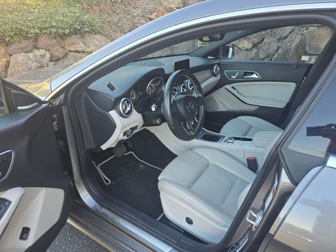 Used 2018 Mercedes-Benz CLA 250 4MATIC image 15