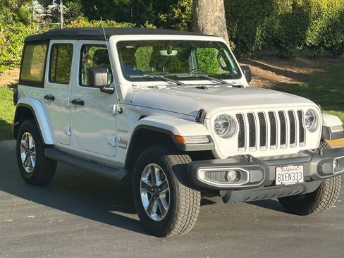 Used 2018 Jeep Wrangler Unlimited Sahara image 6